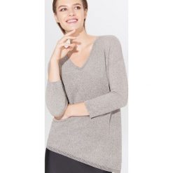 Asymetryczny sweter oversize - Beżowy. Brązowe swetry damskie Mohito, s, bez wzorów, bez rękawów, bez kaptura. Za 99,99 zł.