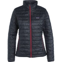 Patagonia NANO PUFF Kurtka Outdoor smolder blue. Niebieskie kurtki damskie marki Patagonia, l, z poliesteru, outdoorowe. W wyprzedaży za 703,20 zł.