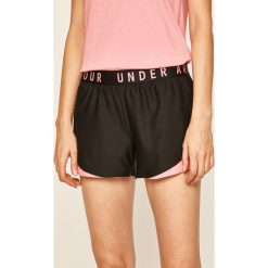 Under Armour - Szorty. Różowe spodenki sportowe damskie Under Armour, s, z nadrukiem, z poliesteru, sportowe. Za 119,90 zł.