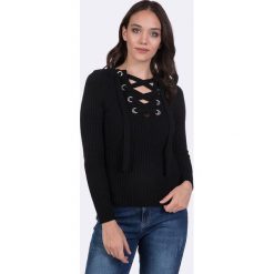 Sweter w kolorze czarnym. Czarne bez kategorii marki Felix Hardy, l, ze splotem. W wyprzedaży za 139,95 zł.