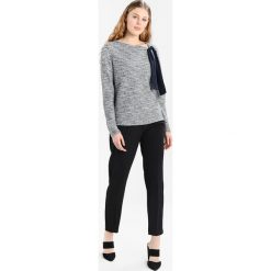 Bluzy damskie: NAF NAF BIJOUX Bluza gris chine