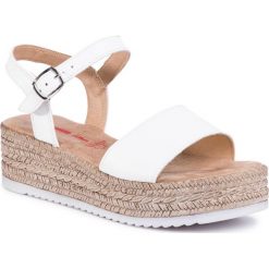 Sandały S.OLIVER - 5-28216-24 White Leather 106. Białe klapki damskie S.Oliver, bez wzorów, ze skóry, bez obcasa. Za 239,00 zł.