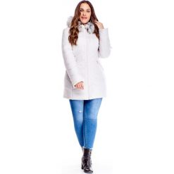 Pikowany płaszcz z kapturem kremowy. Białe płaszcze damskie Tagless, plus size, bez wzorów, plus size. Za 332,19 zł.