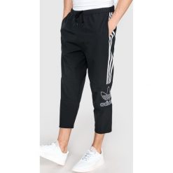 Adidas Originals Outline Spodnie dresowe Czarny. Czarne spodnie męskie adidas Originals, xl, bez wzorów, z poliesteru. Za 352,95 zł.