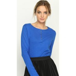 Kobaltowa Bluzka Craze. Niebieskie bluzki longsleeves marki Born2be, z okrągłym kołnierzem. Za 24,99 zł.