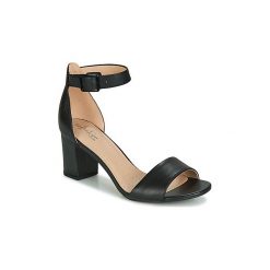 Sandały Clarks DEVA MAE. Czarne sandały damskie Clarks, bez wzorów, bez obcasa, bez zapięcia. Za 239,20 zł.