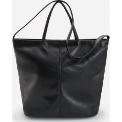 Torba shopper - Czarny. Czarne torby damskie na zakupy Reserved, bez wzorów, bez dodatków. W wyprzedaży za 49,99 zł.