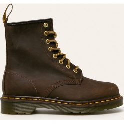 Dr Martens - Workery skórzane. Pomarańczowe workery damskie ze skóry, z okrągłym noskiem, na sznurówki. Za 699,90 zł.