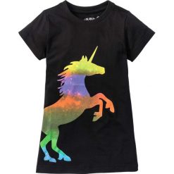Shirt z modnym nadrukiem bonprix czarny. Czarne bluzki dziewczęce bonprix, z nadrukiem, bez kołnierzyka, z krótkim rękawem, krótkie, bez kaptura. Za 29,99 zł.