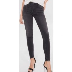 Jeansy skinny - Szary. Szare jeansy damskie Mohito. Za 119,99 zł.