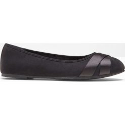 Baleriny bonprix czarny. Czarne baleriny damskie bonprix, bez wzorów, bez obcasa. Za 54,99 zł.