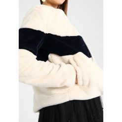 Bomberki damskie: Object OBJSCARLETT JACKET Kurtka zimowa gardenia/navy