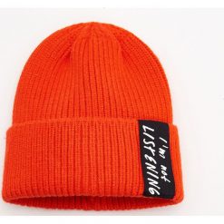 Czapka z ozdobną taśmą - Czerwony. Czerwone czapki damskie Reserved, bez wzorów. Za 34,99 zł.