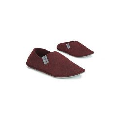 Buty Crocs CLASSIC CONVERTIBLE SLIPPER. Czerwone klapki damskie Crocs, bez wzorów, bez obcasa. Za 179,00 zł.