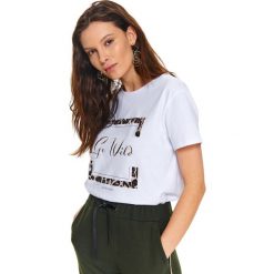 T-shirt damski ozdobiony nadrukiem z motywem zwierzęcym. Białe t-shirty damskie Top Secret, z nadrukiem, z bawełny, bez kołnierzyka. W wyprzedaży za 29,99 zł.
