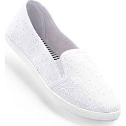Baleriny bonprix biały. Białe baleriny damskie bonprix, bez wzorów, sportowe, bez obcasa. Za 49,99 zł.