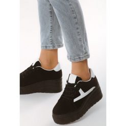 Czarne Sneakersy Calefactory. Czarne koturny damskie Born2be, bez obcasa, na koturnie, na sznurówki. Za 79,99 zł.