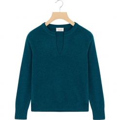 Kaszmirowy sweter w kolorze niebieskim. Niebieskie swetry klasyczne damskie Rodier, z dzianiny, z okrągłym kołnierzem. W wyprzedaży za 391,95 zł.