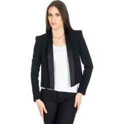 Żakiet w kolorze czarnym. Czarne żakiety damskie Deni Cler, bez wzorów, z denimu. W wyprzedaży za 344,95 zł.