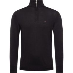 Sweter TOMMY HILFIGER Organic MW0MW11658. Czarne swetry męskie TOMMY HILFIGER, xxl, bez wzorów, z jedwabiu, klasyczne, z klasycznym kołnierzykiem, bez kaptura. W wyprzedaży za 269,00 zł.