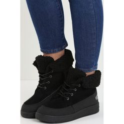Czarne Śniegowce Seek Peace. Czarne buty zimowe damskie marki Cropp. Za 69,99 zł.