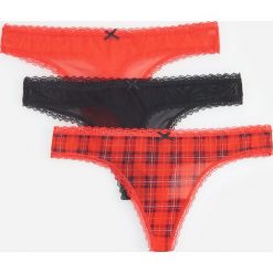 Stringi z koronką 3 pack - Czarny. Czarne stringi damskie Reserved, s, w koronkowe wzory, z koronki. Za 39,99 zł.