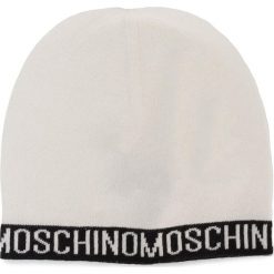 Czapka MOSCHINO - 65115 M2104 002. Białe czapki damskie MOSCHINO, z wiskozy. W wyprzedaży za 219,00 zł.