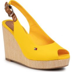 Espadryle TOMMY HILFIGER - Iconic Elena Sling Back Wedge FW0FW04789 Sunny ZEK. Żółte espadryle damskie TOMMY HILFIGER, bez wzorów, ze skóry, bez obcasa, na obcasie. Za 359,00 zł.
