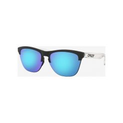 Oakley Frogskins Lite Okulary przeciwsłoneczne Czarny Niebieski Biały. Niebieskie okulary przeciwsłoneczne męskie Oakley, z materiału. Za 593,95 zł.
