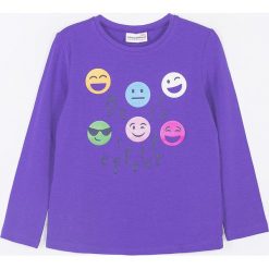 Coccodrillo - Longsleeve dziecięcy 92-128 cm. Fioletowe bluzki dziewczęce COCCODRILLO, z nadrukiem, z dzianiny, z okrągłym kołnierzem, z długim rękawem, długie, bez kaptura. Za 39,90 zł.