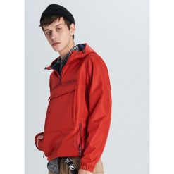Bluza anorak typu softshell - Czerwony. Czerwone bluzy męskie Cropp, s, bez wzorów, z softshellu, bez kołnierzyka, bez rękawów, bez kaptura. Za 169,99 zł.