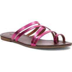 Japonki VAGABOND - Tia 4531-283-46 Bright Purple. Fioletowe klapki damskie Vagabond, bez wzorów, ze skóry, bez obcasa, na obcasie. W wyprzedaży za 199,00 zł.