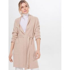 Kardigan z paskiem - Beżowy. Brązowe swetry damskie Mohito, s, bez wzorów. Za 159,99 zł.