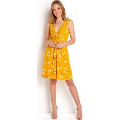 Happy Holly Sukienka Isla dress we wzory female ze wzorem 48/50. Sukienki damskie Happy Holly, z aplikacjami, z tkaniny, z dekoltem w serek, bez rękawów. W wyprzedaży za 105,00 zł.