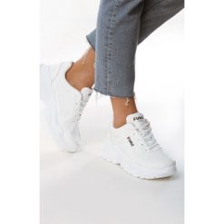 Biało-Różowe Sneakersy Go At. Różowe sneakersy damskie Born2be. Za 99,99 zł.