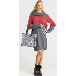 SUKIENKA TWINSET. Szare sukienki damskie Twinset, xs, z aplikacjami, z dzianiny, z golfem, mini. Za 519,50 zł.