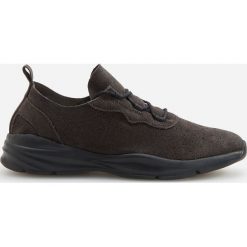 Skórzane sneakersy - Szary. Szare sneakersy męskie Reserved, bez zapięcia. W wyprzedaży za 99,99 zł.