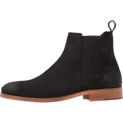 KIOMI Botki black. Czarne botki damskie na zamek KIOMI, z materiału, klasyczne. Za 379,00 zł.