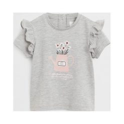 Mango Kids - T-shirt dziecięcy REGA 80-104 cm. Szare bluzki dziewczęce z nadrukiem, z bawełny, z okrągłym kołnierzem, krótkie. Za 45,90 zł.