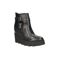 Botki Tamaris BOTKI 1-25455-25. Czarne botki damskie Tamaris. Za 219,99 zł.