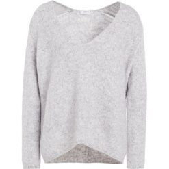 Swetry klasyczne damskie: CLOSED Sweter light grey melange