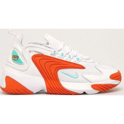 Nike Sportswear - Buty Zoom 2K. Białe buty sportowe damskie Nike Sportswear, bez wzorów, z materiału, sportowe, nike zoom. Za 379,90 zł.