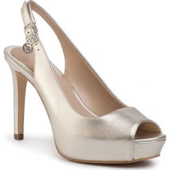 Sandały GUESS - Eddi FL5DDI LEM05 PLATI. Żółte klapki damskie Guess, z aplikacjami, ze skóry ekologicznej, bez obcasa, na obcasie. W wyprzedaży za 479,00 zł.