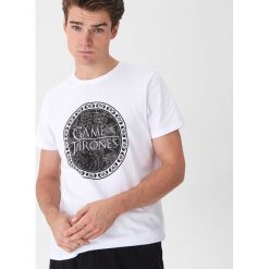 Koszulka Game of Thrones - Biały. Białe koszulki męskie House, s, bez wzorów, bez kołnierzyka, bez rękawów. W wyprzedaży za 29,99 zł.