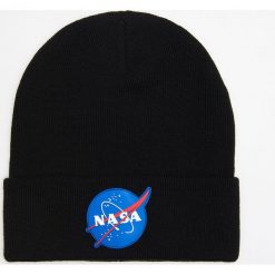 Czapka z naszywką Nasa - Czarny. Czarne czapki męskie marki Cropp, z aplikacjami. Za 39,99 zł.