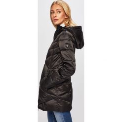 EA7 Emporio Armani - Kurtka puchowa. Niebieskie kurtki damskie s, z poliesteru, długie. W wyprzedaży za 849,90 zł.