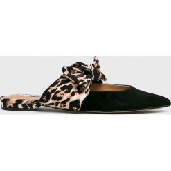 Steve Madden - Klapki Emika. Czarne klapki damskie Steve Madden, bez wzorów, ze skóry, bez obcasa, na obcasie. W wyprzedaży za 299,90 zł.