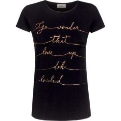 T-shirt DEHA EXPRESSION. Czarne bluzki damskie Deha, z nadrukiem, z dzianiny, z okrągłym kołnierzem. W wyprzedaży za 135,00 zł.