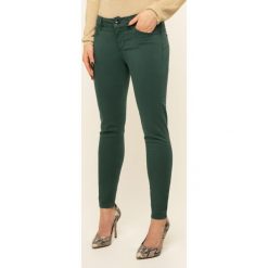 Jeansy Slim Fit Liu Jo F69406 T4115. Zielone jeansy damskie Liu Jo, bez wzorów, z elastanu. W wyprzedaży za 369,00 zł.