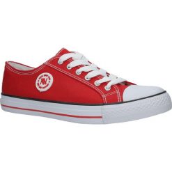 Czerwone trampki sznurowane Casu 083. Czerwone trampki i tenisówki damskie Casu, bez wzorów, na sznurówki. Za 59,99 zł.